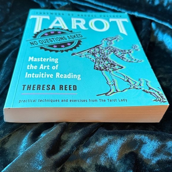 Tarot: No Questions Asked Book Mastering the Art of Intuitive Read Theresa Reed - Picture 5 of 14